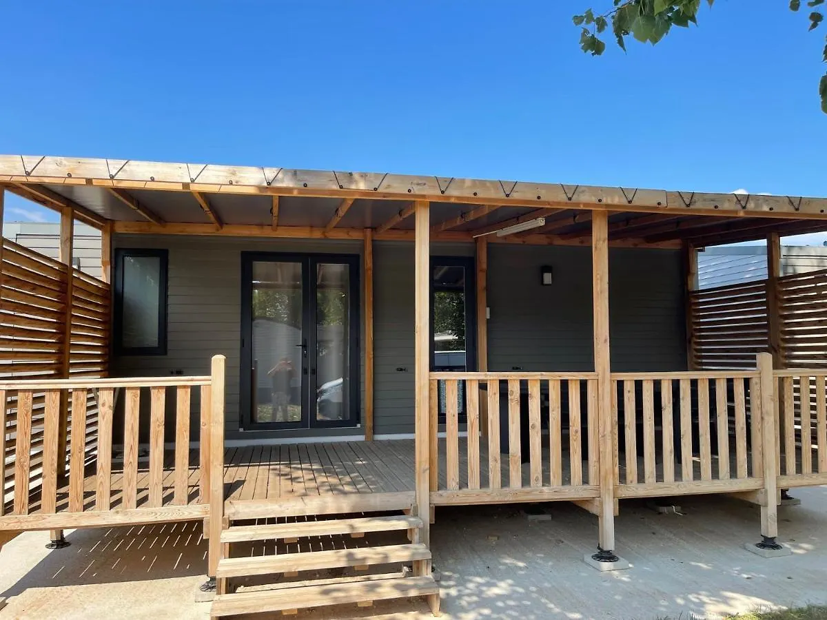 مكان تخييم Camping Les Peupliers Hyères